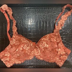 LaPerla Elegant Lace Bralette in Coral Size-2 IT USA-34 PREOWNED